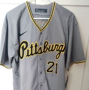 Roberto Clemente Pittsburgh Pirates Gray Script Stitched Jersey. NWT